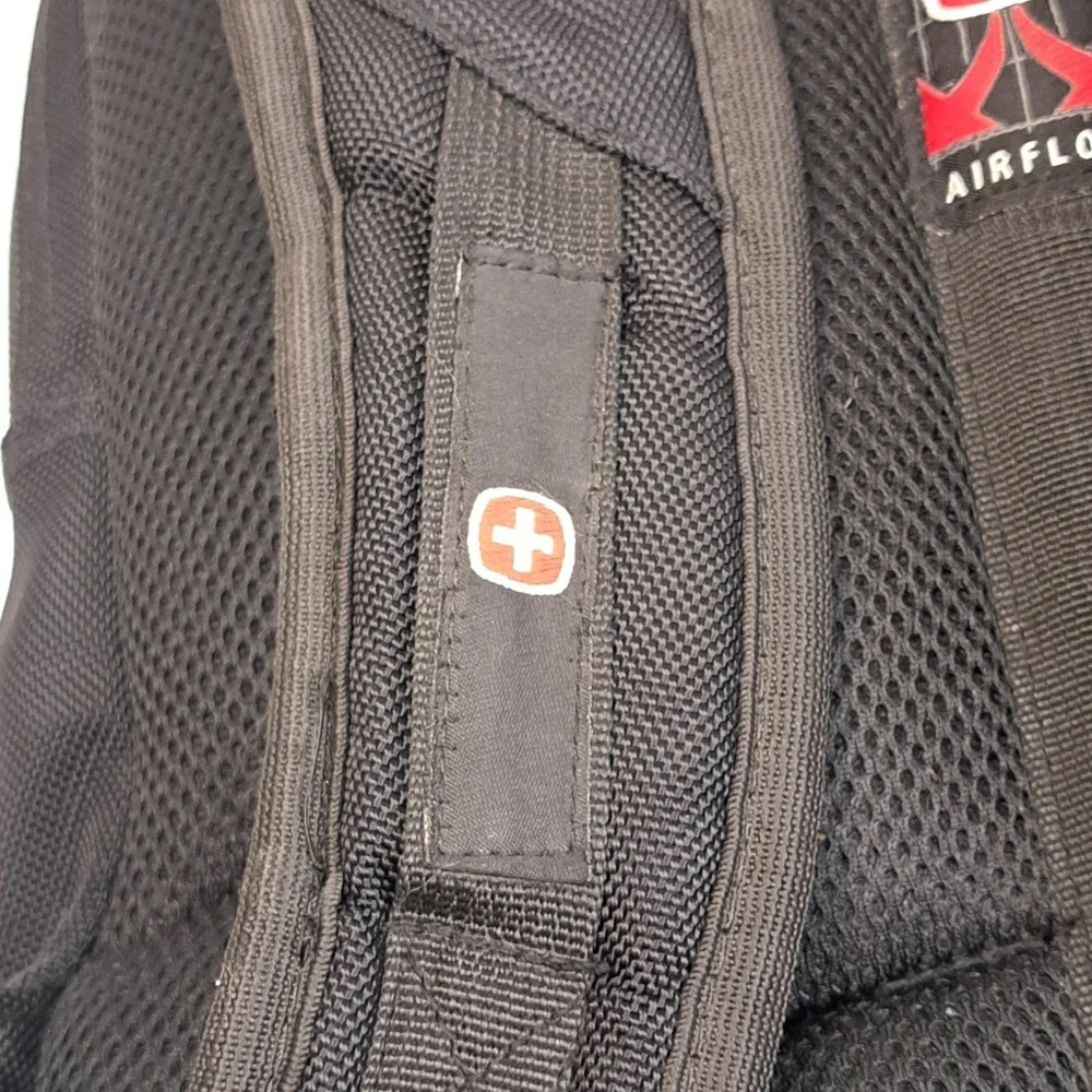 SwissGear Maxxum Black Red Laptop Travel Backpack Heavy Duty Padded Media Pocket